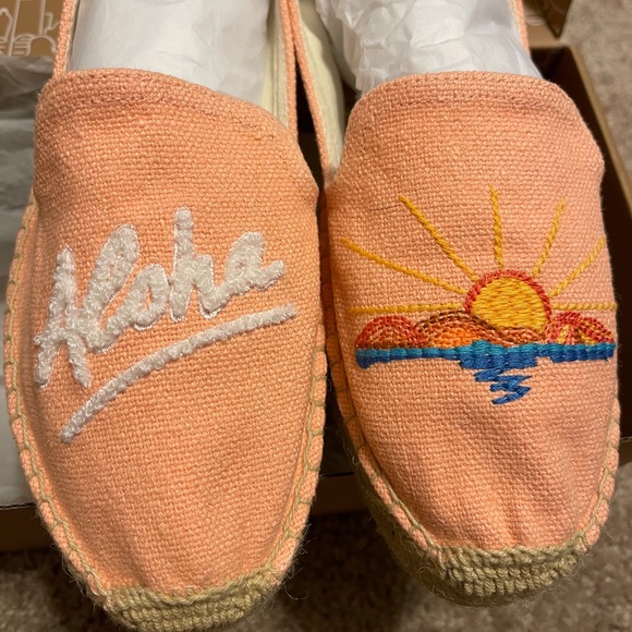 Aloha Saludos Espadrilles (size 8) - Picture 6 of 7